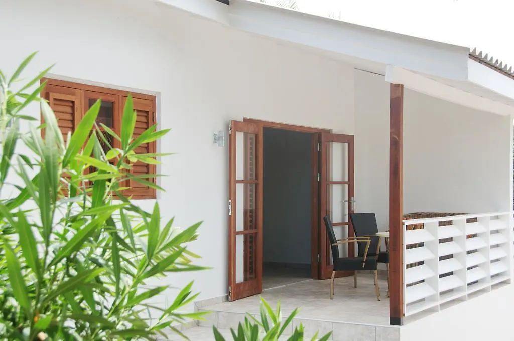 Bantopa Apartments Willemstad 3*,