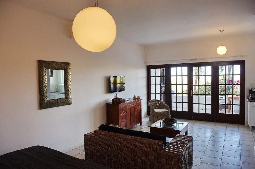 Bantopa Apartments Willemstad